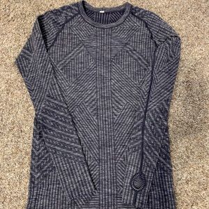 Lululemon run swift tech top with thumb holes